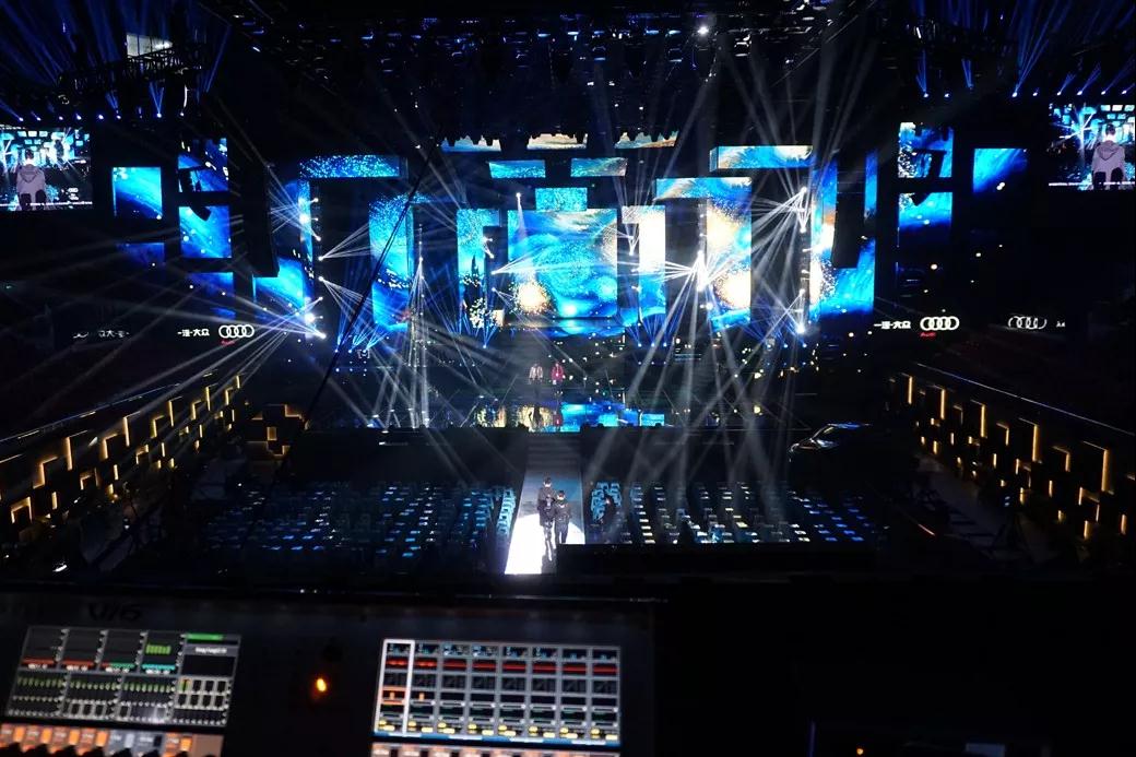 砸錢拼舞美 各衛視2019年跨年晚會即將“開戰” 砸錢拼舞美 各衛視2019年跨年晚會即將“開戰”